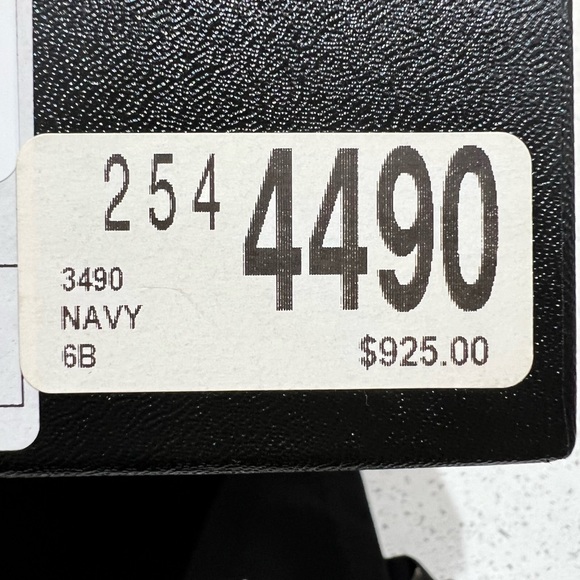 Chanel tweed thong with large CC detail - Picture 5 of 10